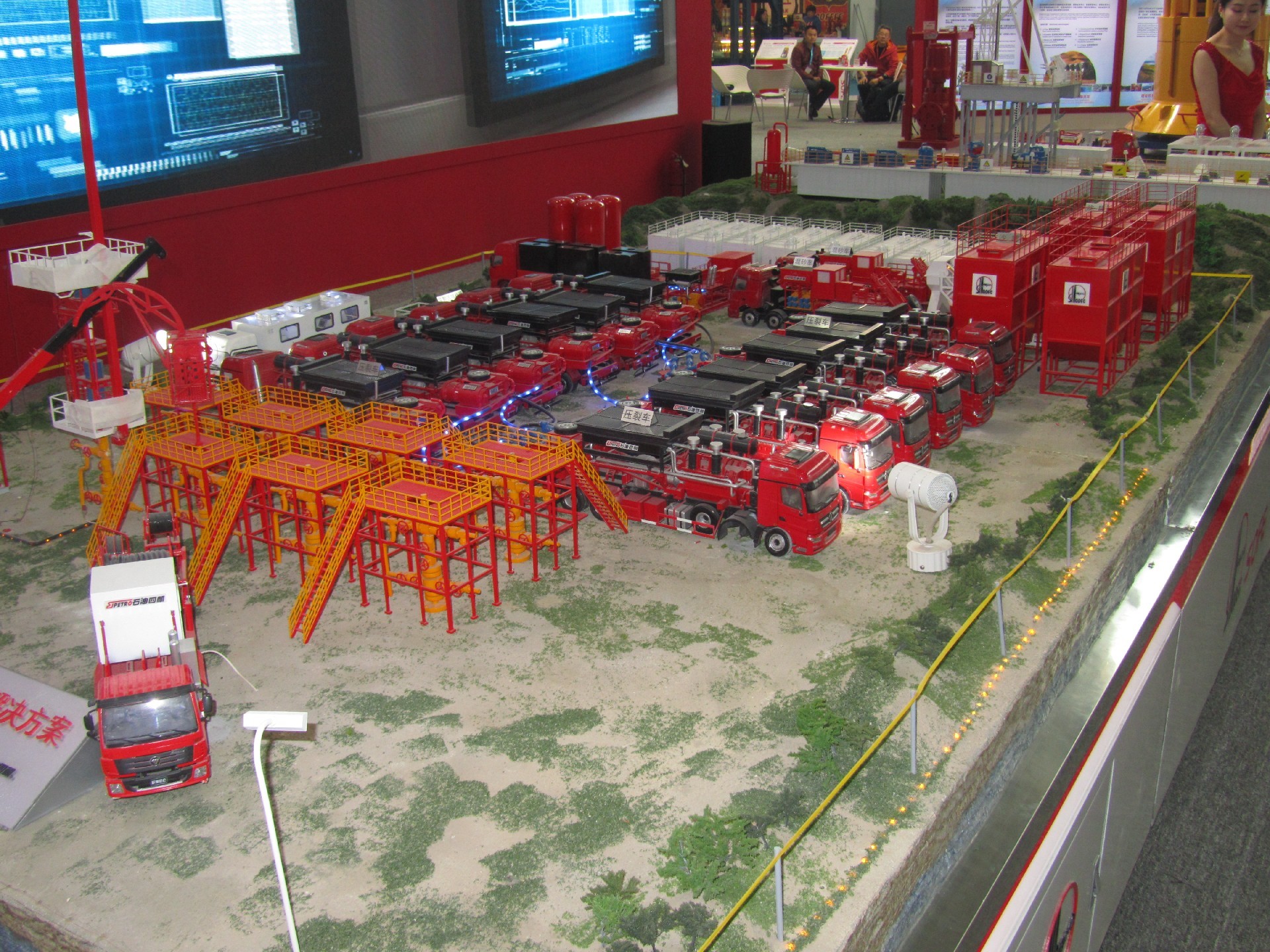 海洋石油开采设备教学模型、压裂车教学仿真实训模型